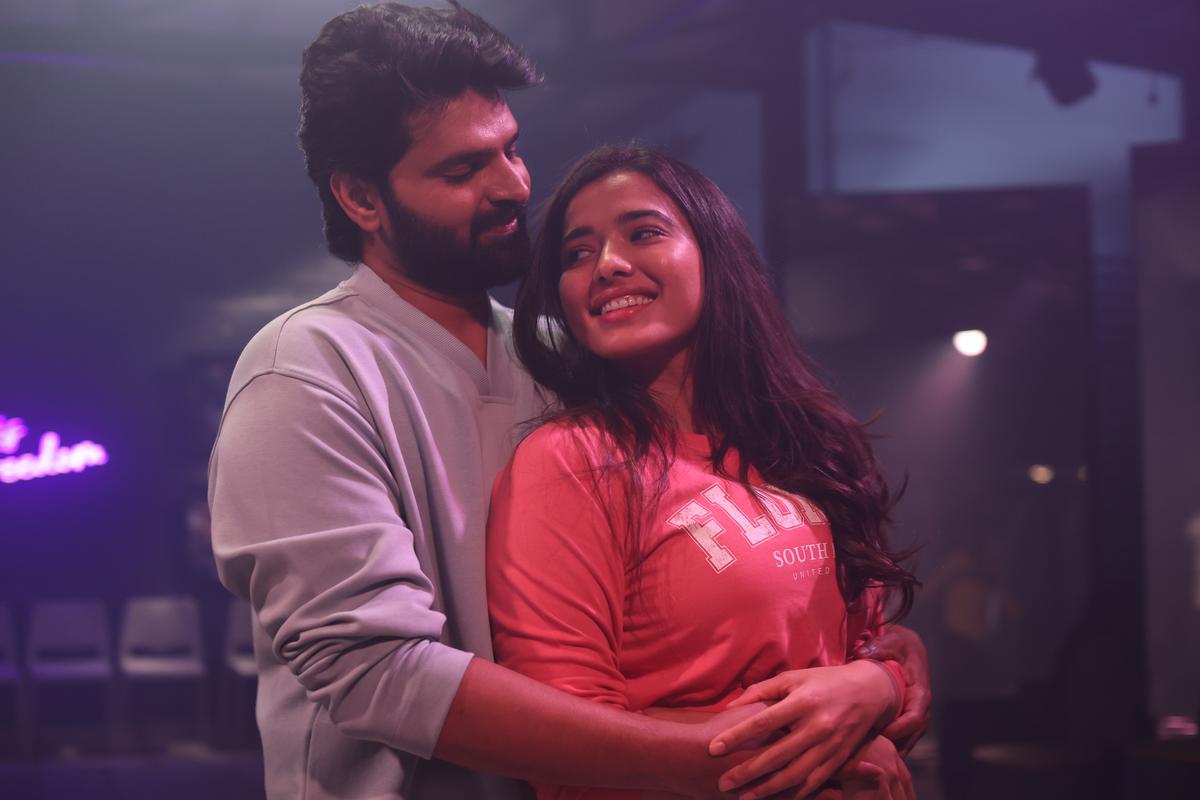 Sree Vishnu and Ketika Sharma in ‘Single’.